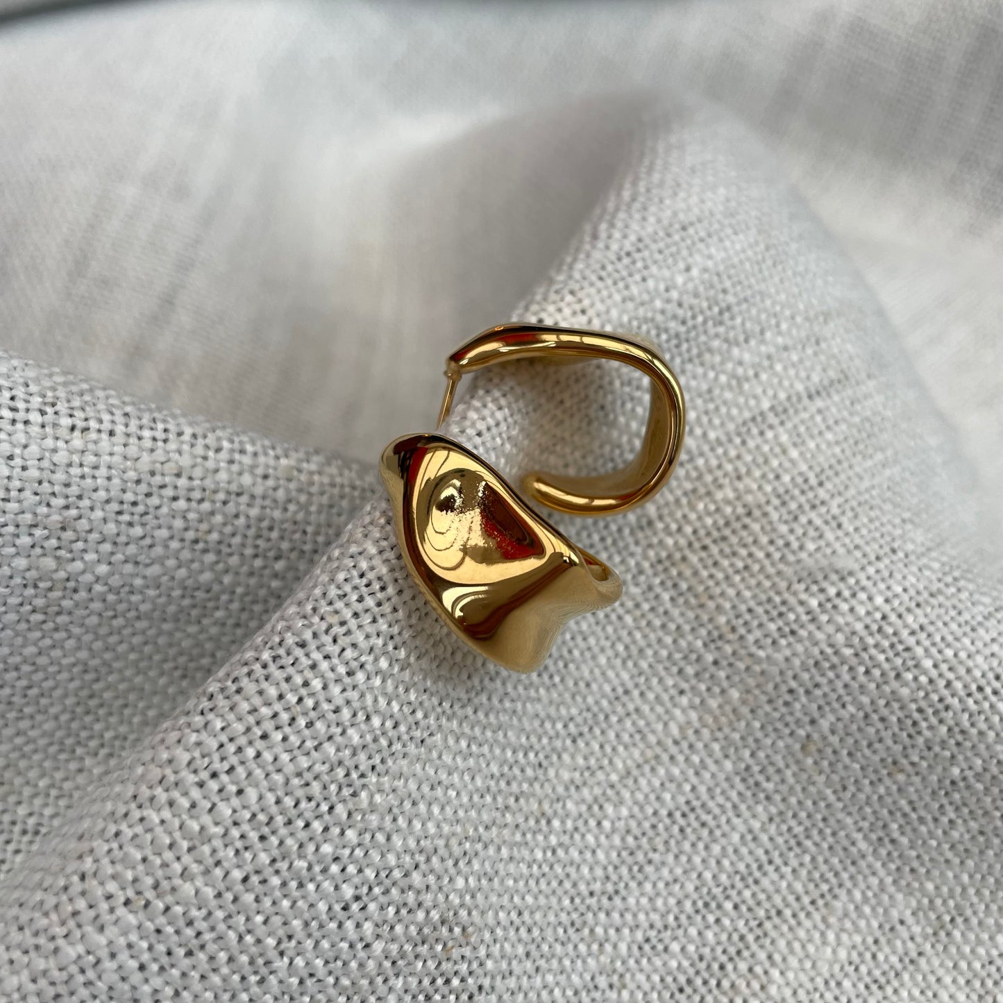 Vanity C-Hoops gold