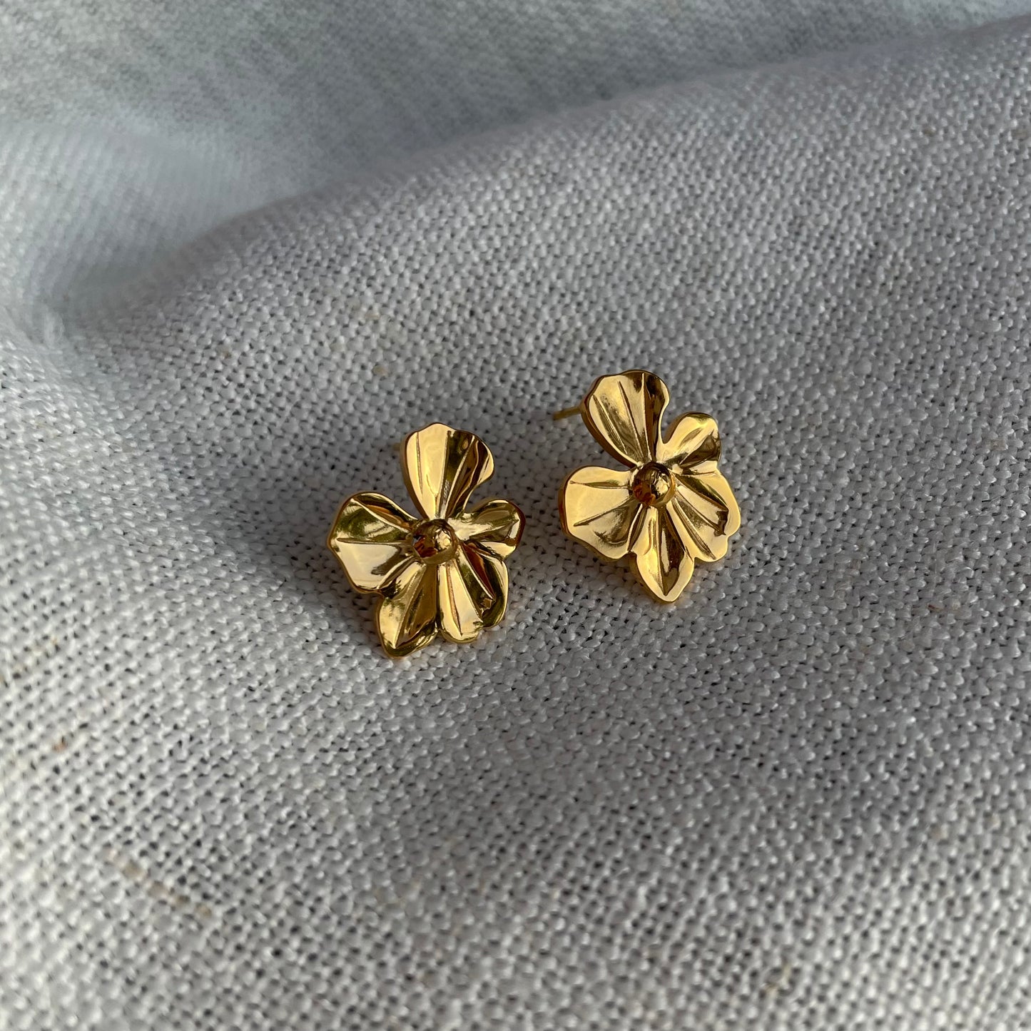 Cherry Blossom Studs gold