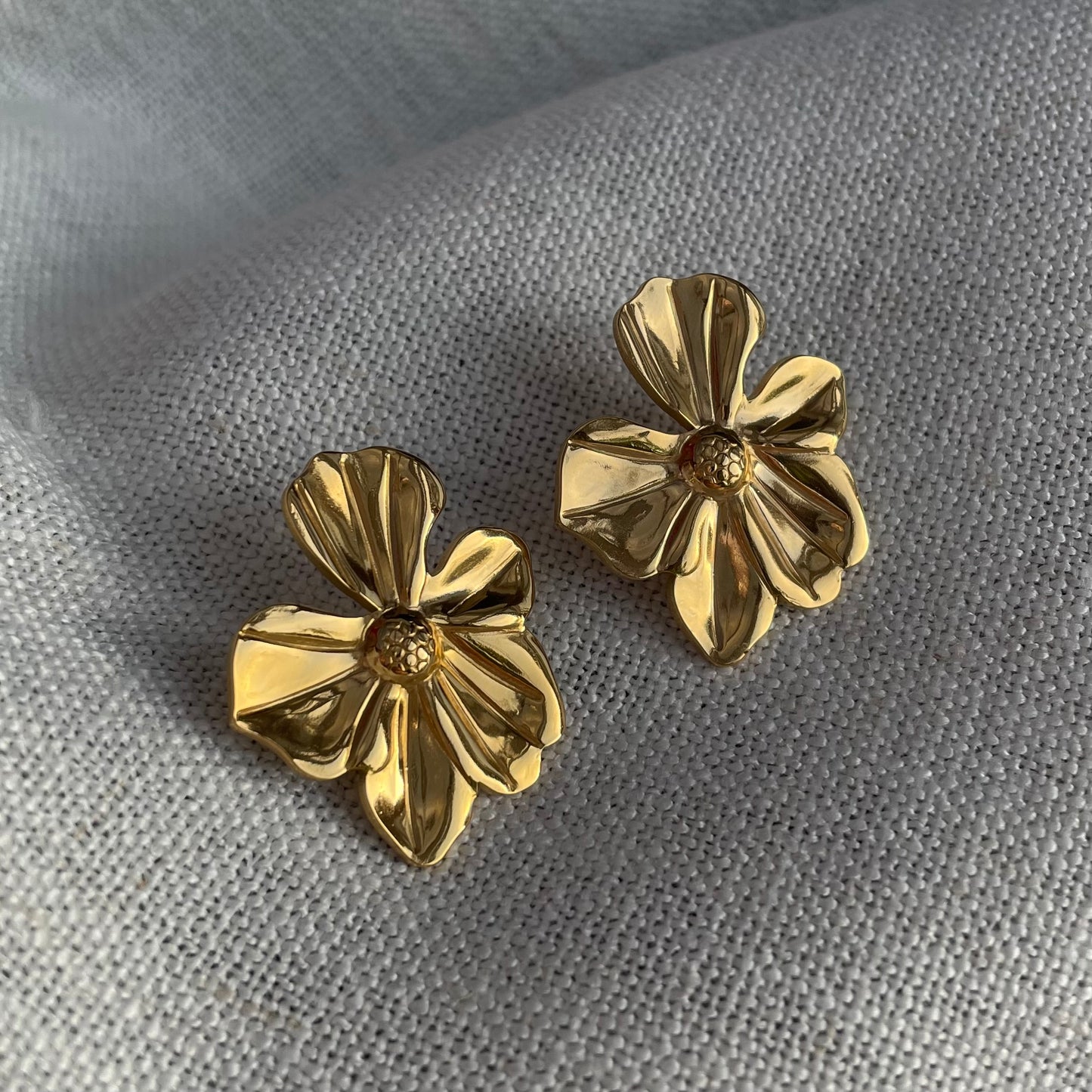 Cherry Blossom Studs gold