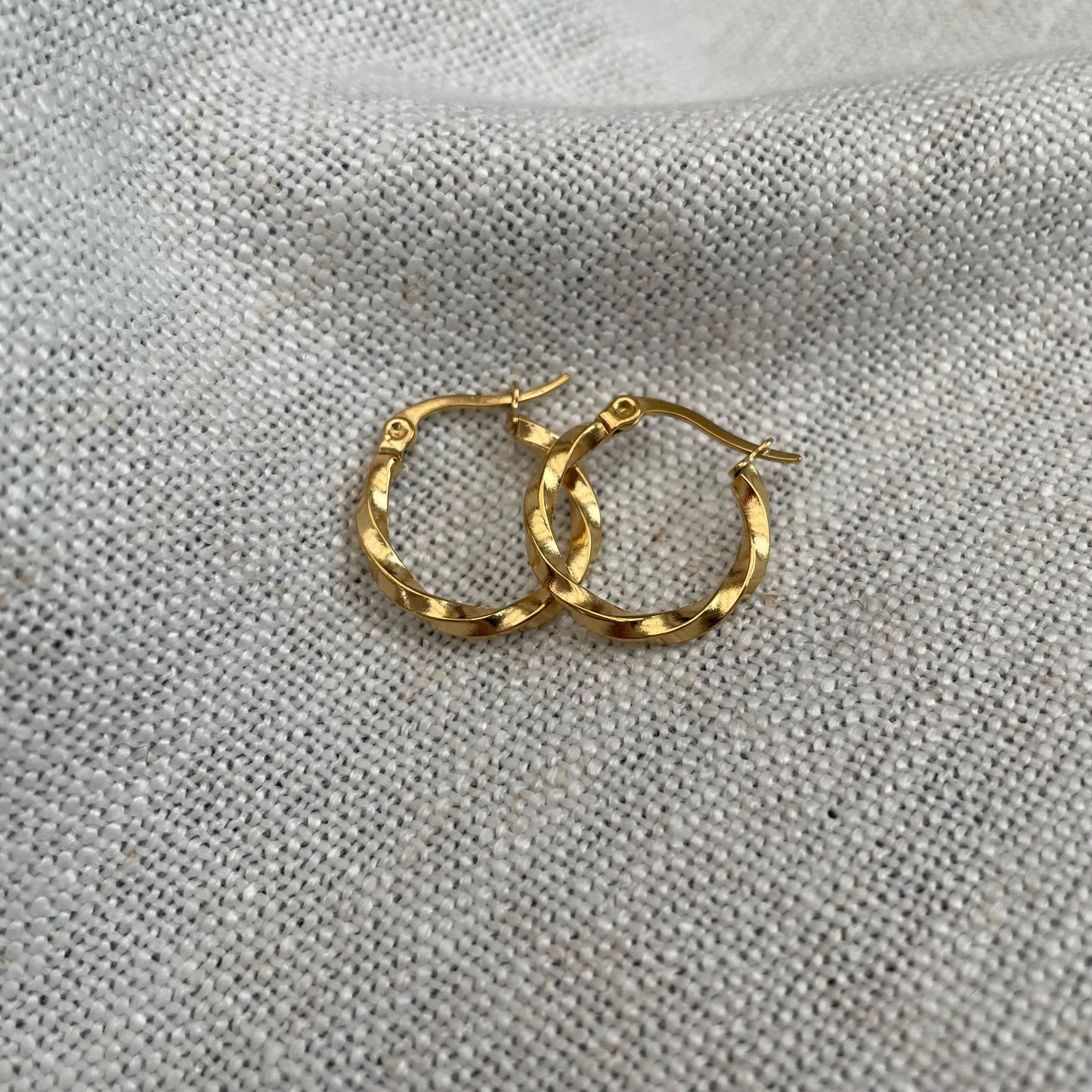 Twist Hoops