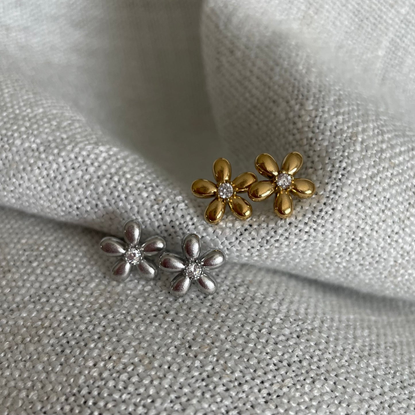 Mini Petals Studs