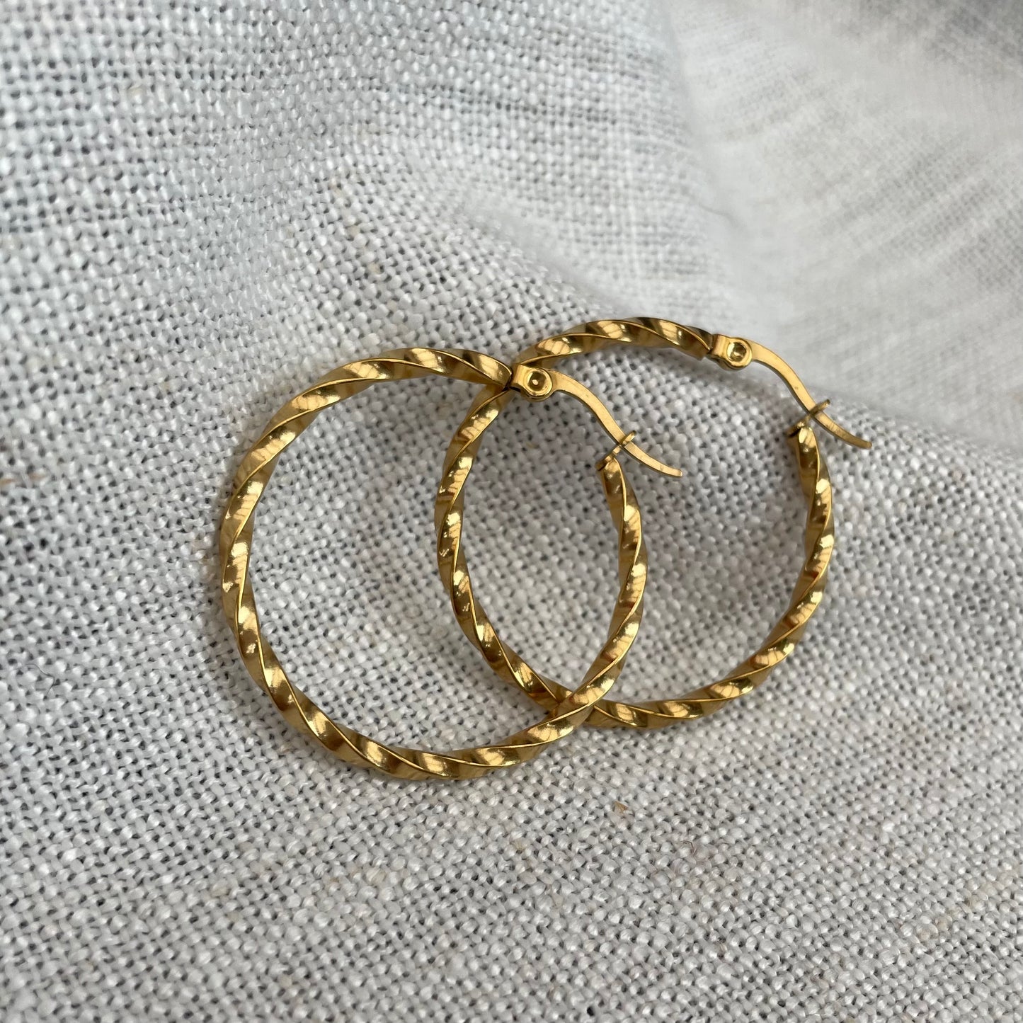 Twist Hoops