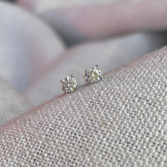 Classic Studs - 4mm