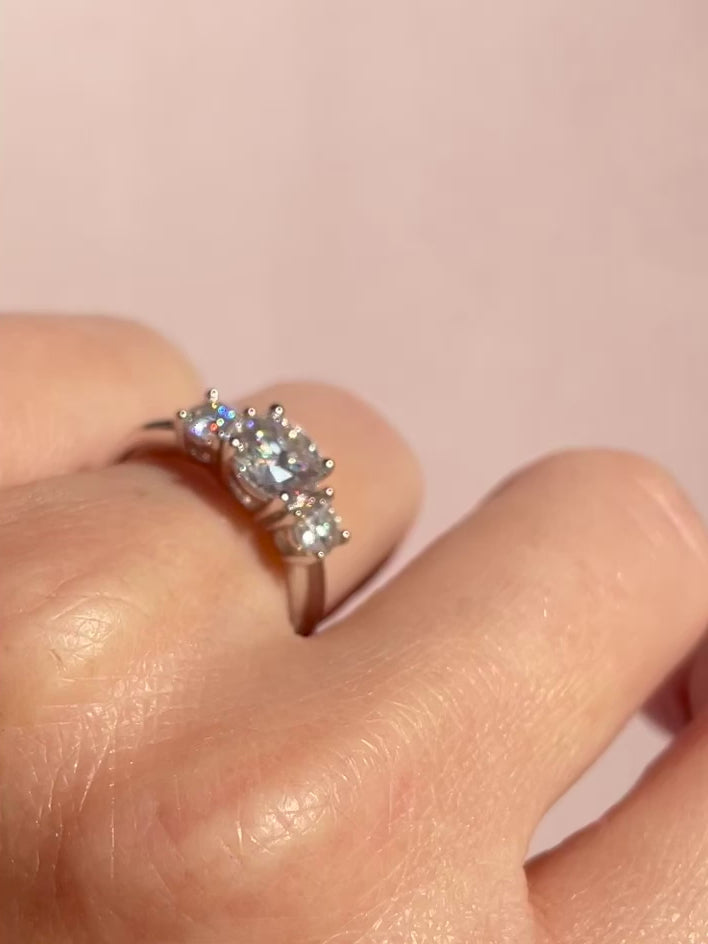 moissanite trúlofunarhringur í 925 sterling silfri